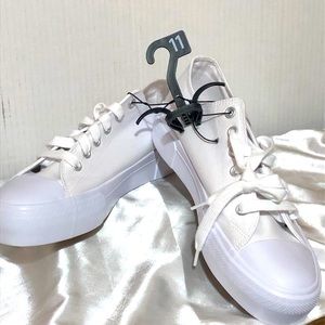 NOBO WOMEN’S SIZE 11 white sneakers.NWOT